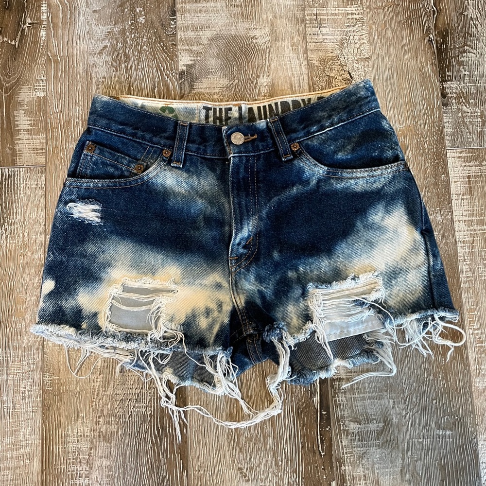 Levi’s upcycled denim shorts “the laundry room”
